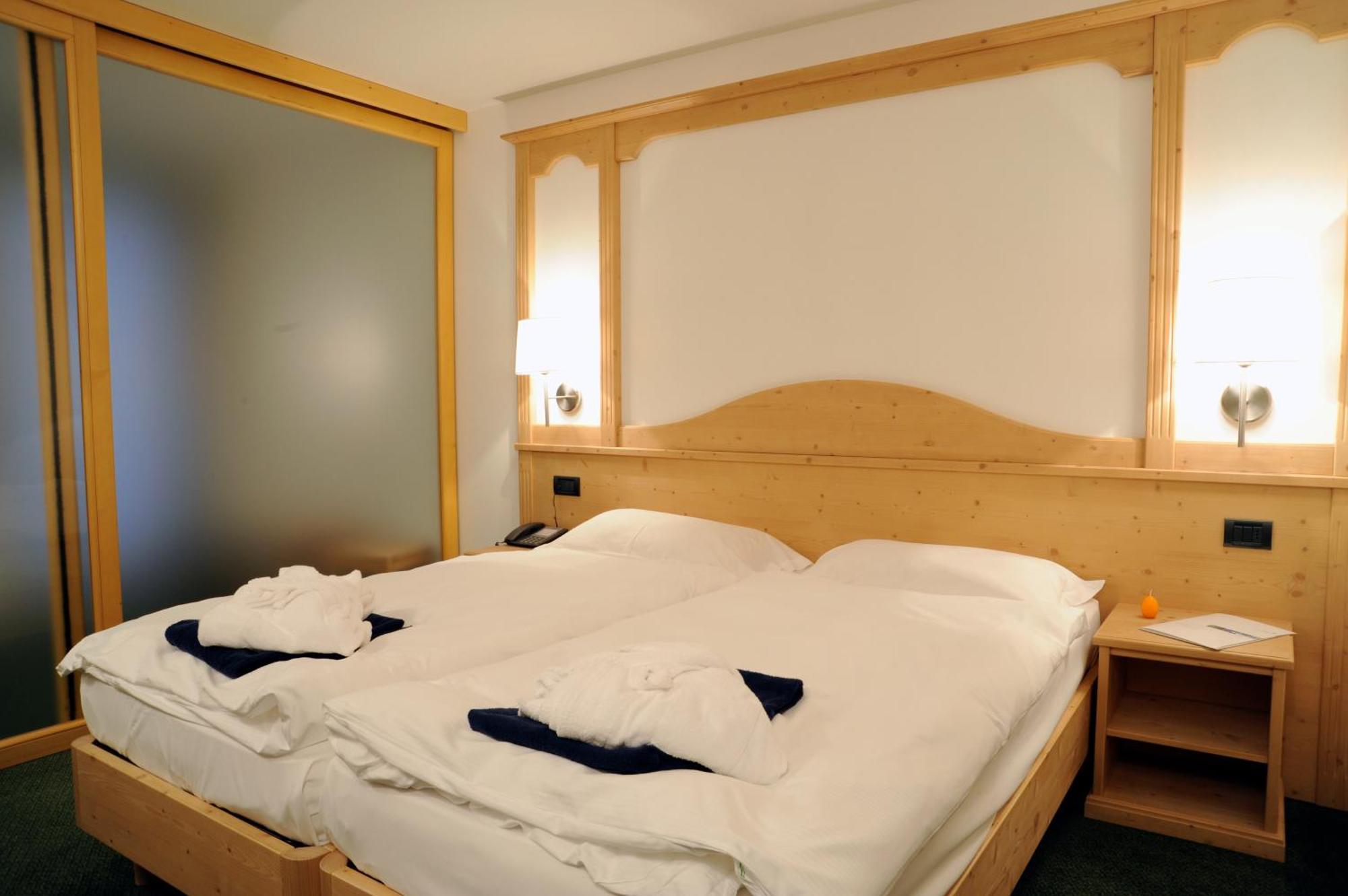 Alpine Mugon Hotel วาซอน ห้อง รูปภาพ