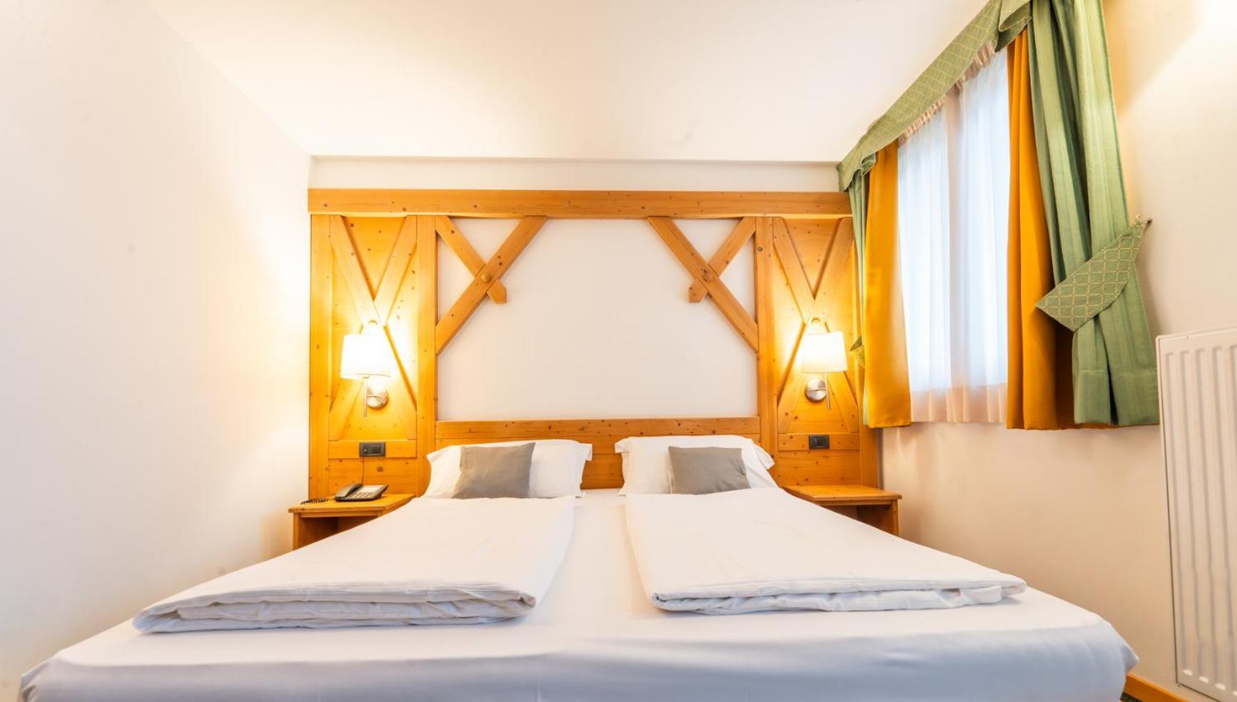 Alpine Mugon Hotel วาซอน ภายนอก รูปภาพ