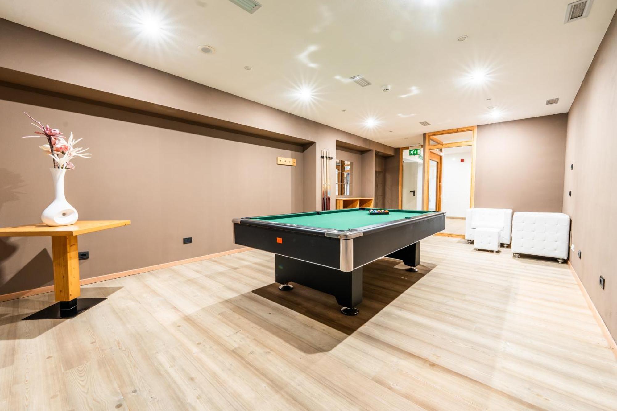 Alpine Mugon Hotel วาซอน ภายนอก รูปภาพ