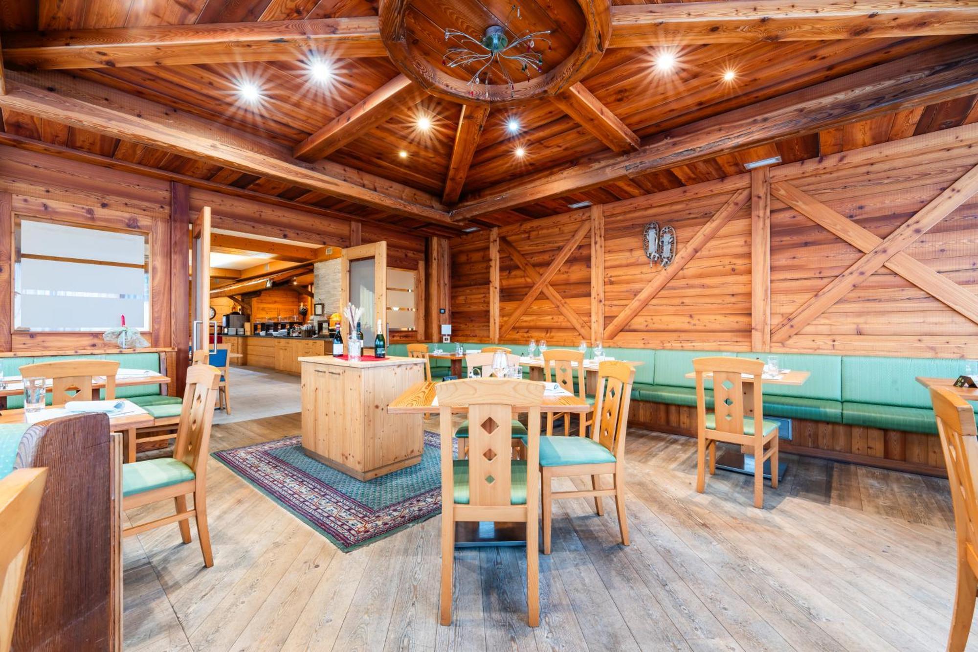 Alpine Mugon Hotel วาซอน ภายนอก รูปภาพ