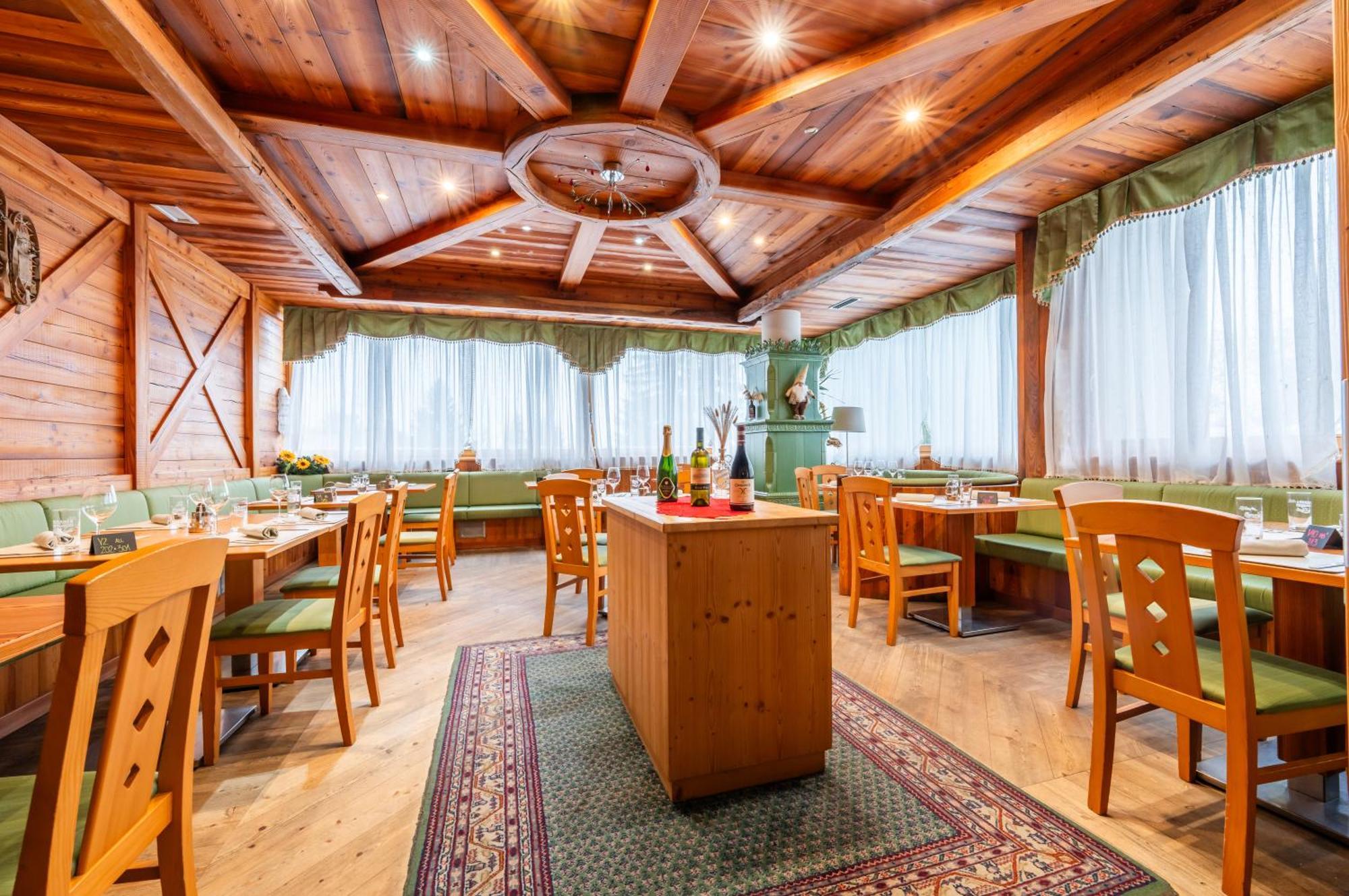 Alpine Mugon Hotel วาซอน ภายนอก รูปภาพ