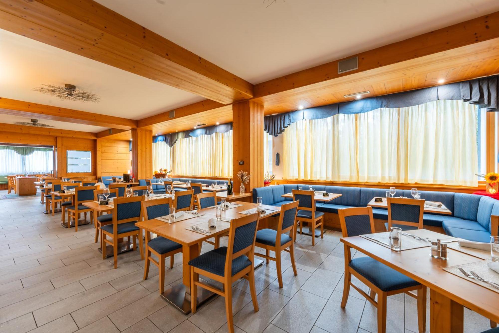 Alpine Mugon Hotel วาซอน ภายนอก รูปภาพ