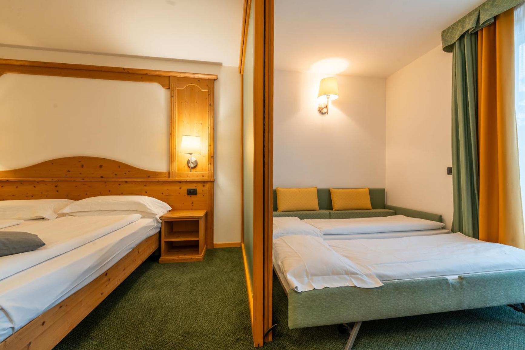Alpine Mugon Hotel วาซอน ภายนอก รูปภาพ