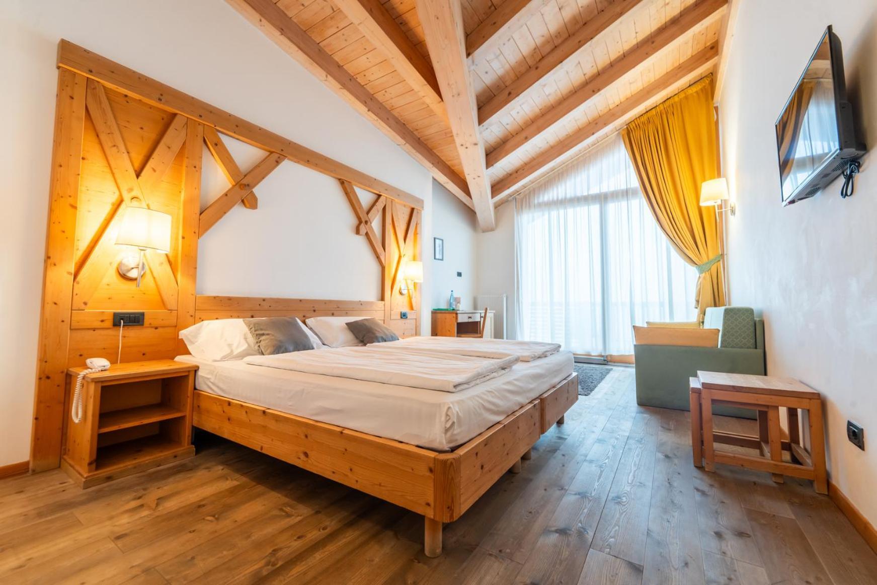 Alpine Mugon Hotel วาซอน ภายนอก รูปภาพ