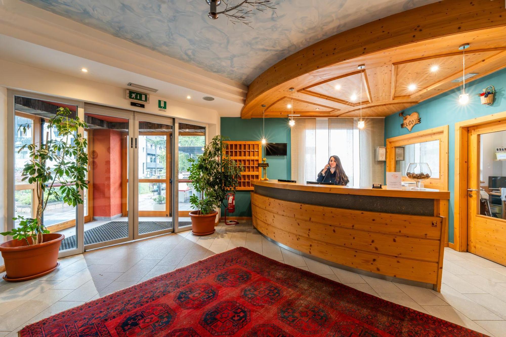 Alpine Mugon Hotel วาซอน ภายนอก รูปภาพ