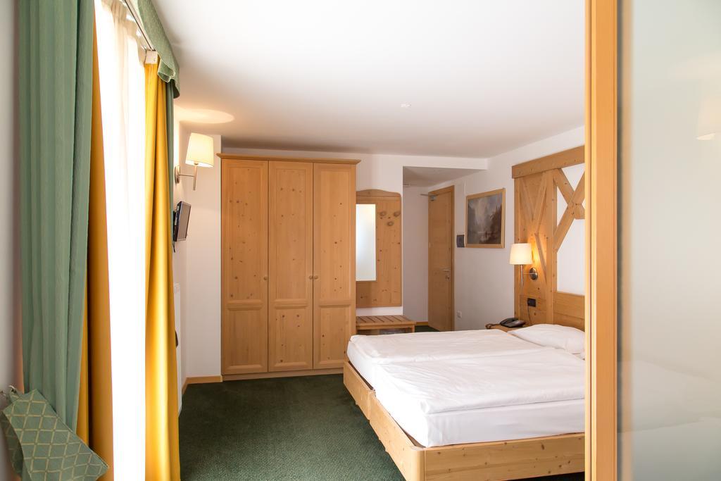 Alpine Mugon Hotel วาซอน ภายนอก รูปภาพ