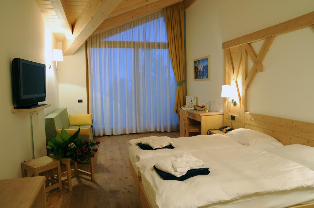 Alpine Mugon Hotel วาซอน ภายนอก รูปภาพ