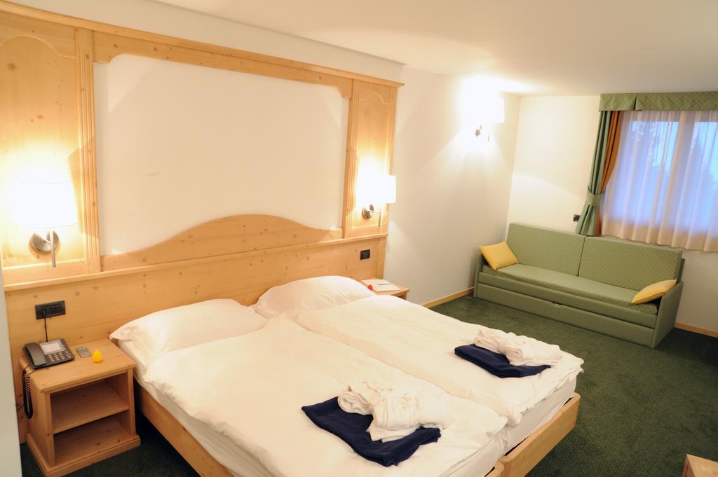 Alpine Mugon Hotel วาซอน ห้อง รูปภาพ